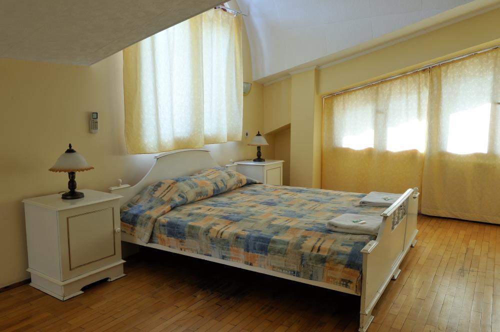 Family Hotel Prolet Sjumen Eksteriør bilde